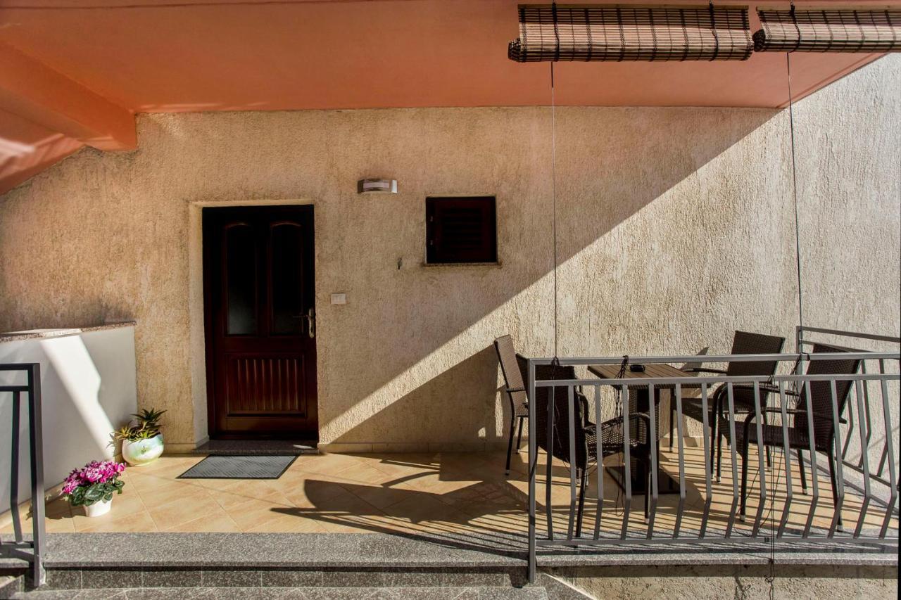 Apartmani Dragica روفينج المظهر الخارجي الصورة