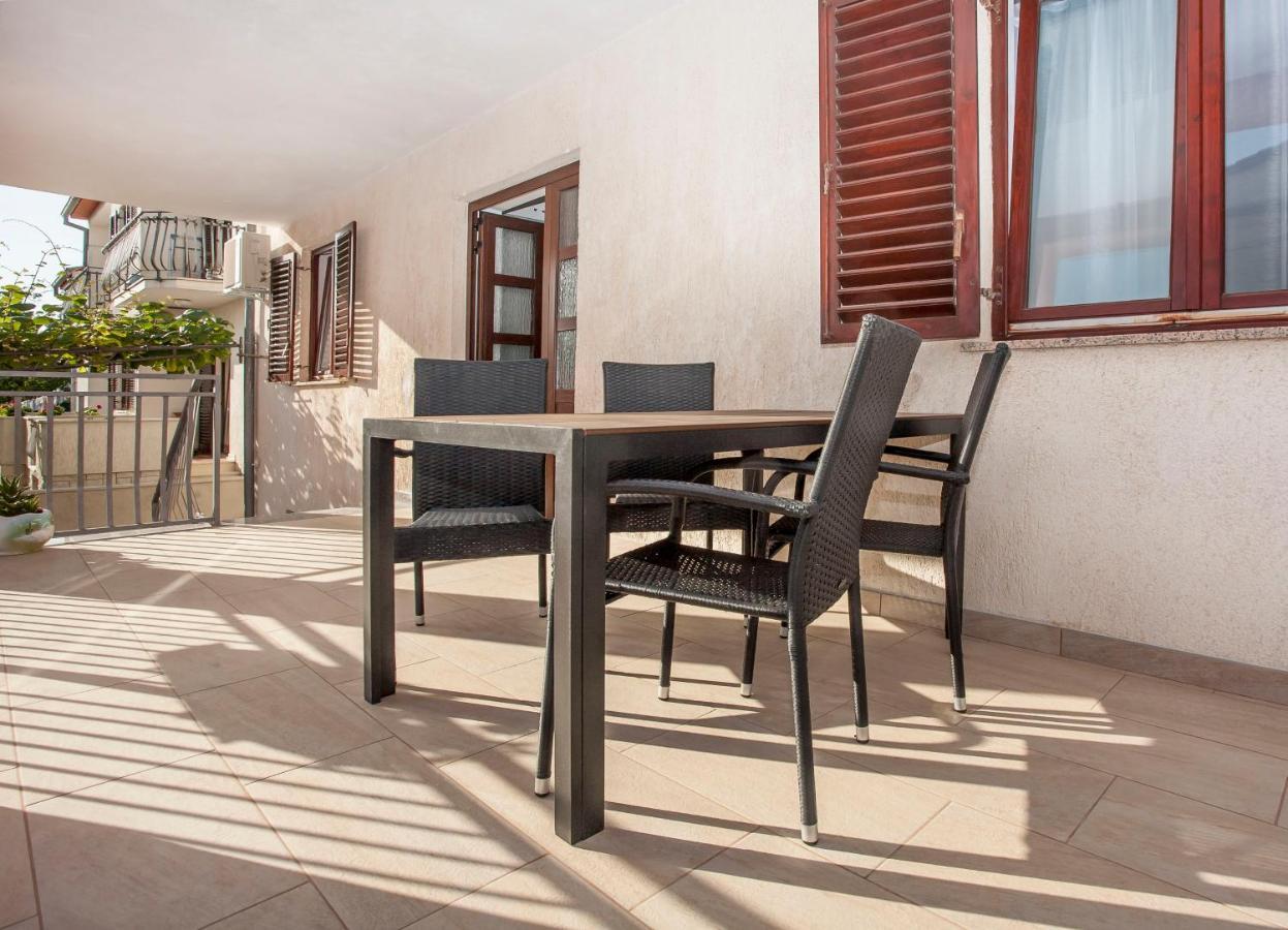 Apartmani Dragica روفينج المظهر الخارجي الصورة